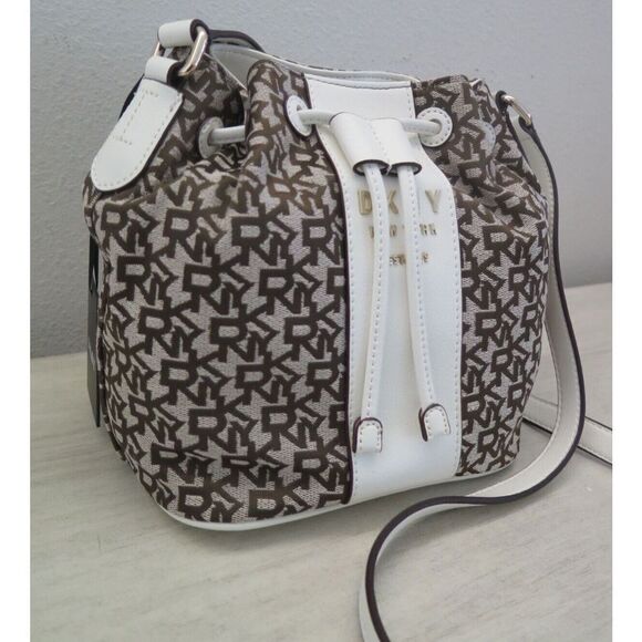 DKNY R11JFE13 White/Brown Signature Jacquard Noho Bucket Shoulder Bag $198 - Picture 4 of 13
